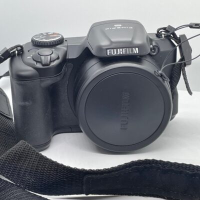 Fujifilm FinePix S Series S8630 16.0mp 36x  Wide-Angle 25-900mm Digital Camera