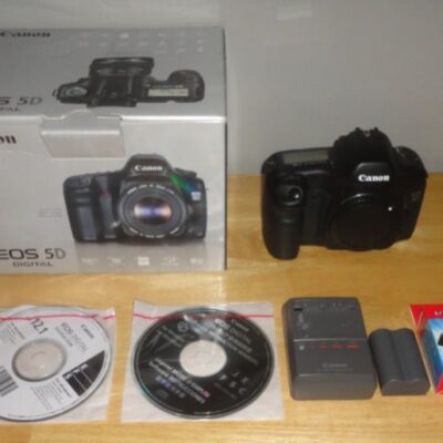 CANON EOS 5D 12.8 MP DSLR Digital Camera with Box Charger Battery DS126091