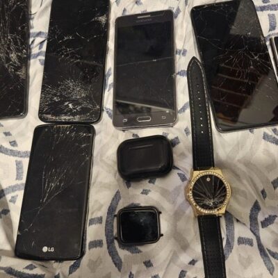 Lot of phones and other [PARTS AND REPAIR]