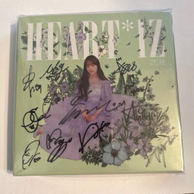 Iz*one Heart*iz Signed Promo Album with Photocards