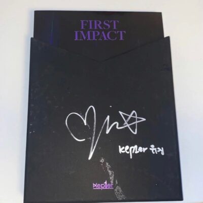 Kep1er signed album