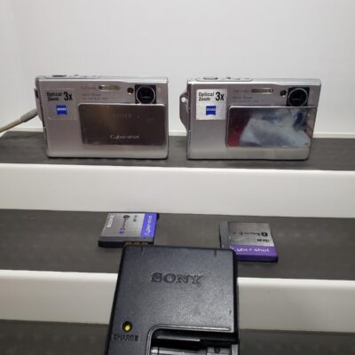 Sony Cyber Shot DSC T7 Digital Camera Bundle Lot of 2 READ DESCRIPTION