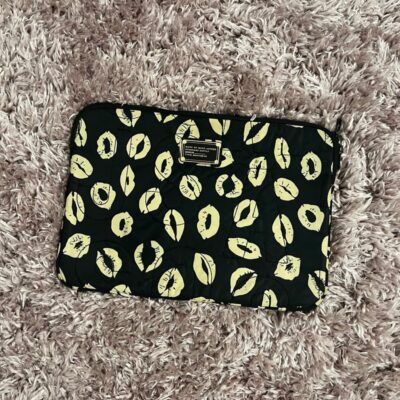 Marc Jacobs Computer/Laptop Sleeve – 15 in x 11 in