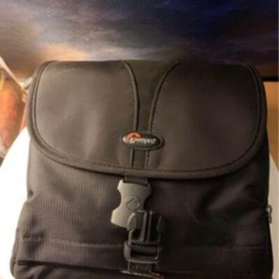 Lowepro Nova 4 AW Shoulder Camera Bag Pre-owned Super Clean