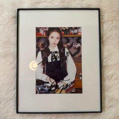 Dreamcatcher Sua Escape the Era Hand Signed Autographed Page