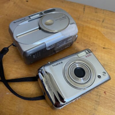 2 Fujifilm Point Shoot Digital Cameras Finepix 2650 & A610 FOR PARTS OR REPAIR
