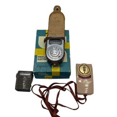 3 Vintage Exposure Meter Polarois In Box And Manual, GE And Bell & Howel.