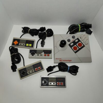 Lot of 5 Controllers Nintendo NES004 – Advantage – Not Working For Parts Only