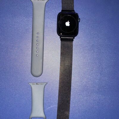 Apple Watch Series 8 45 mm in Midnight