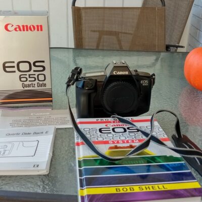 CANON EOS 650 35mm Book & Manuel & Box