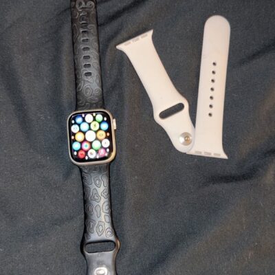 Apple Watch Series 8 41 mm in Starlight