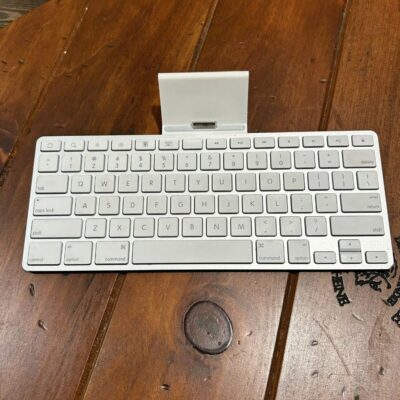 APPLE iPad Keyboard Dock A1359 1st 2nd 3rd Generation Compatible 30-Pin White