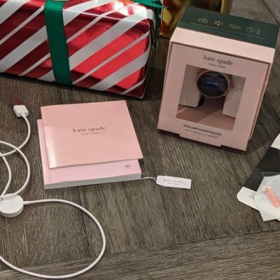 ⭐NWT⭐ Kate Spade scallop smartwatch