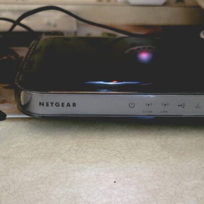 NETGEAR Dual Band Wi-Fi Router (WNDR3400)-Like New!!