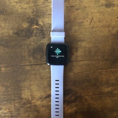Fitbit Versa Smartwatch Lilac No Charger Great Condition