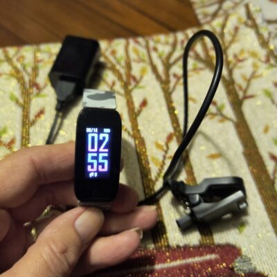 I touch fitness tracker with charging cord