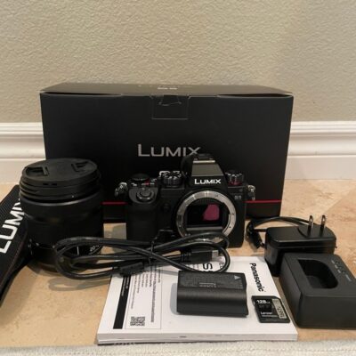 Panasonic LUMIX S5 4K Camera  & 20-60mm F3.5-5.6 Lens & 128 GB SD card DC-S5KK