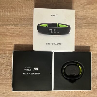 Nike + Fuelband SE Activity Tracker Fitness Band Black/Volt Small New