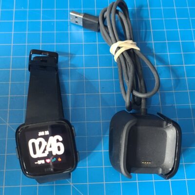 fitbit versa with charger