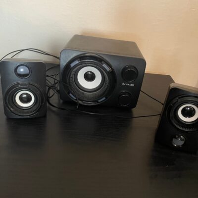Desktop speaker system