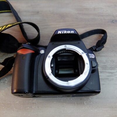 Nikon d60 body and batteries DSLR Camera