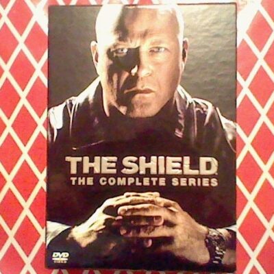 The Shield The complete Series , 29 DVD box set, Michael Chiklis crime show